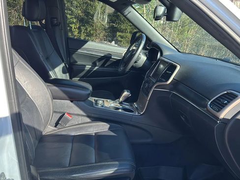 Used 2016 Jeep Grand Cherokee Limited image 12