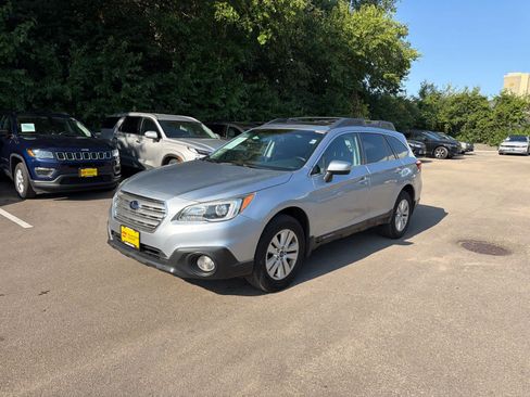 Used 2016 Subaru Outback 2.5i Premium AWD/4WD image 4