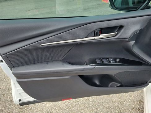 Used 2025 Toyota Camry SE image 12