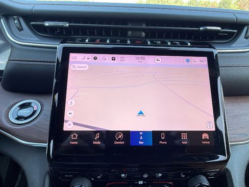 Used 2025 Jeep Grand Cherokee L Summit w/ Rear Seat Video Group I AWD/4WD image 35