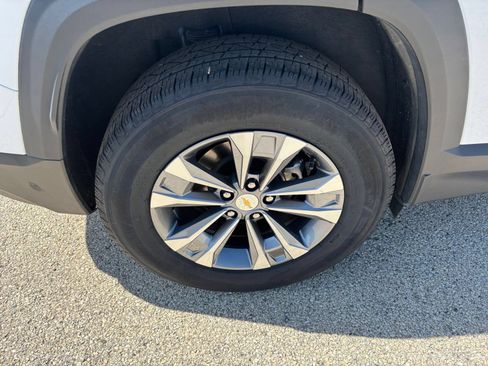 Used 2025 Chevrolet Equinox LT FWD image 30
