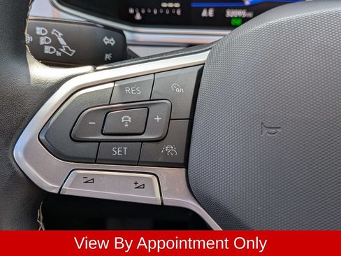 Used 2025 Volkswagen Taos SE AWD/4WD image 20