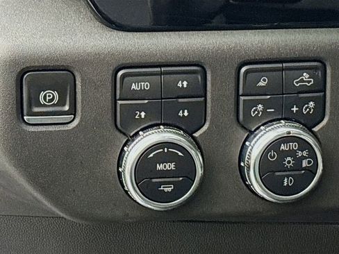 Certified 2022 GMC Sierra 1500 Elevation w/ Elevation Premium Package image 12