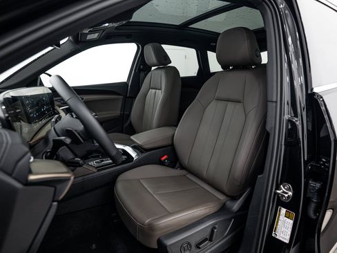 Used 2025 Audi Q5 Premium w/ Convenience Package AWD/4WD image 14