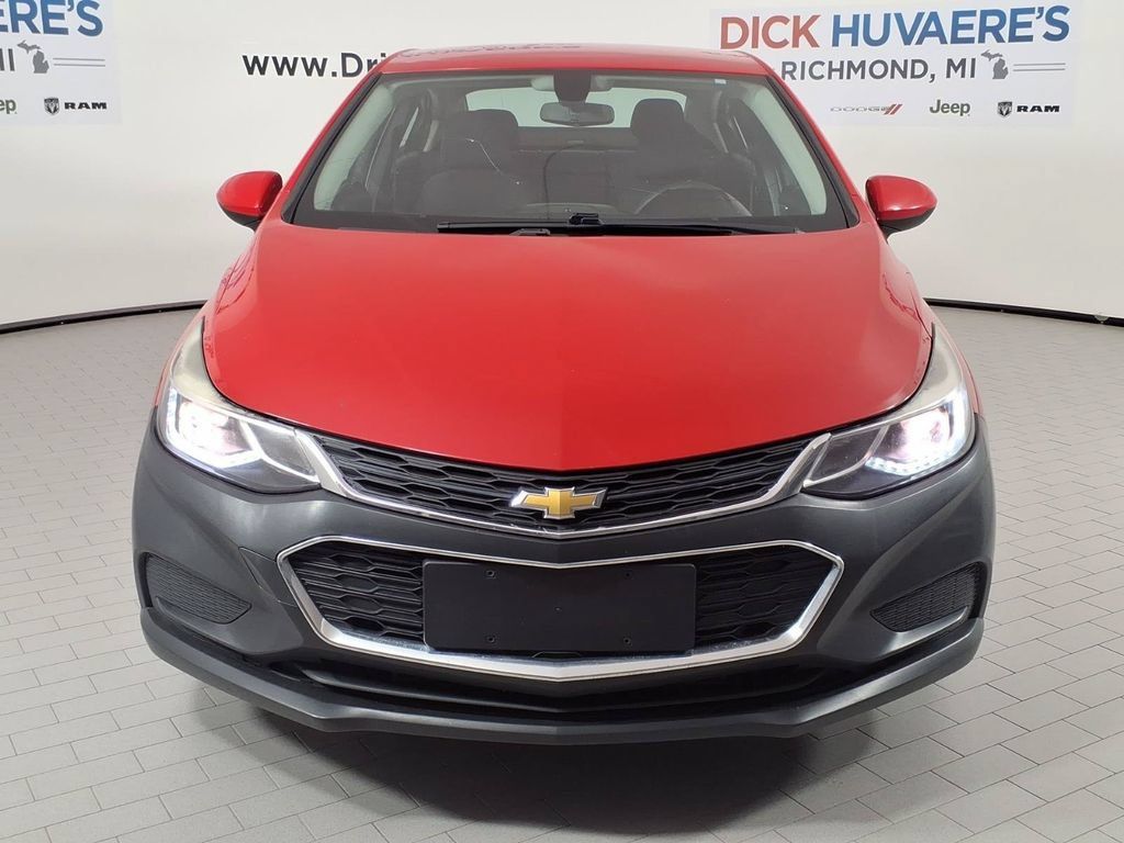 Used 2018 Chevrolet Cruze LT w/ LT Fleet Convenience Package FWD image 2