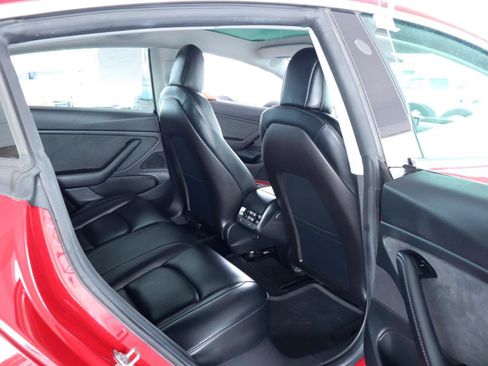 Used 2019 Tesla Model 3 Long Range RWD image 32