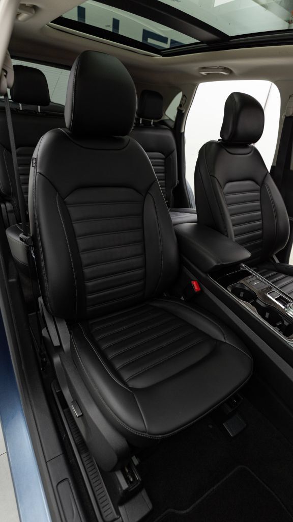 Used 2019 Ford Edge SEL w/ Equipment Group 201A AWD/4WD image 35