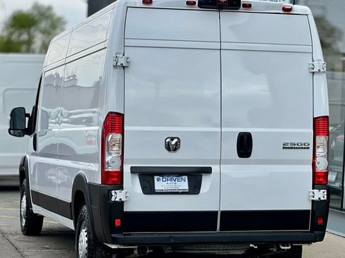 Used 2025 RAM ProMaster 2500 w/ Convenience Group FWD image 3