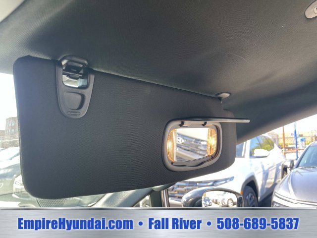 Used 2025 Chrysler Pacifica Select FWD image 25