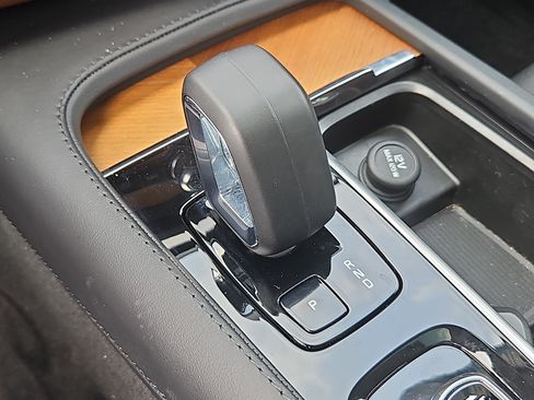 Used 2023 Volvo XC90 B6 Plus AWD/4WD image 23