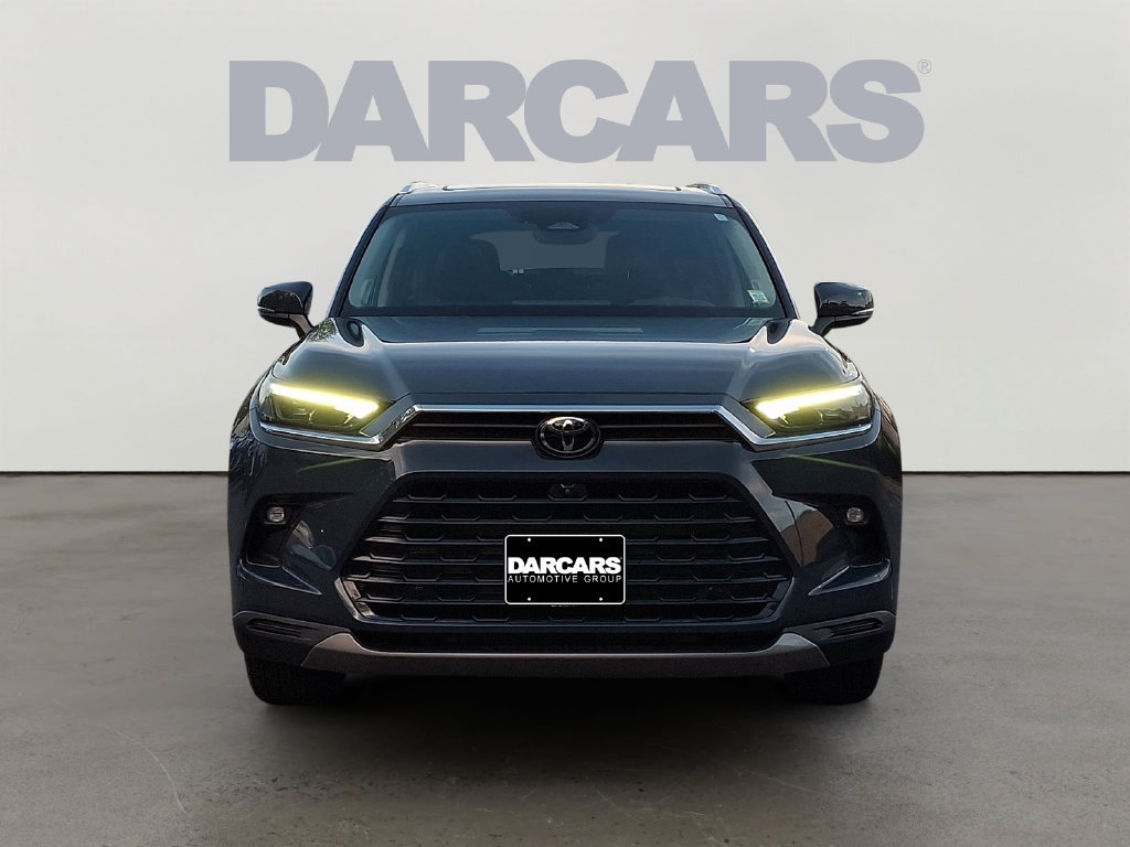 Used 2024 Toyota Grand Highlander AWD image 2