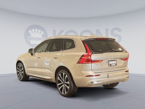 Used 2023 Volvo XC60 B6 Ultimate w/ Protection Package Premier image 4