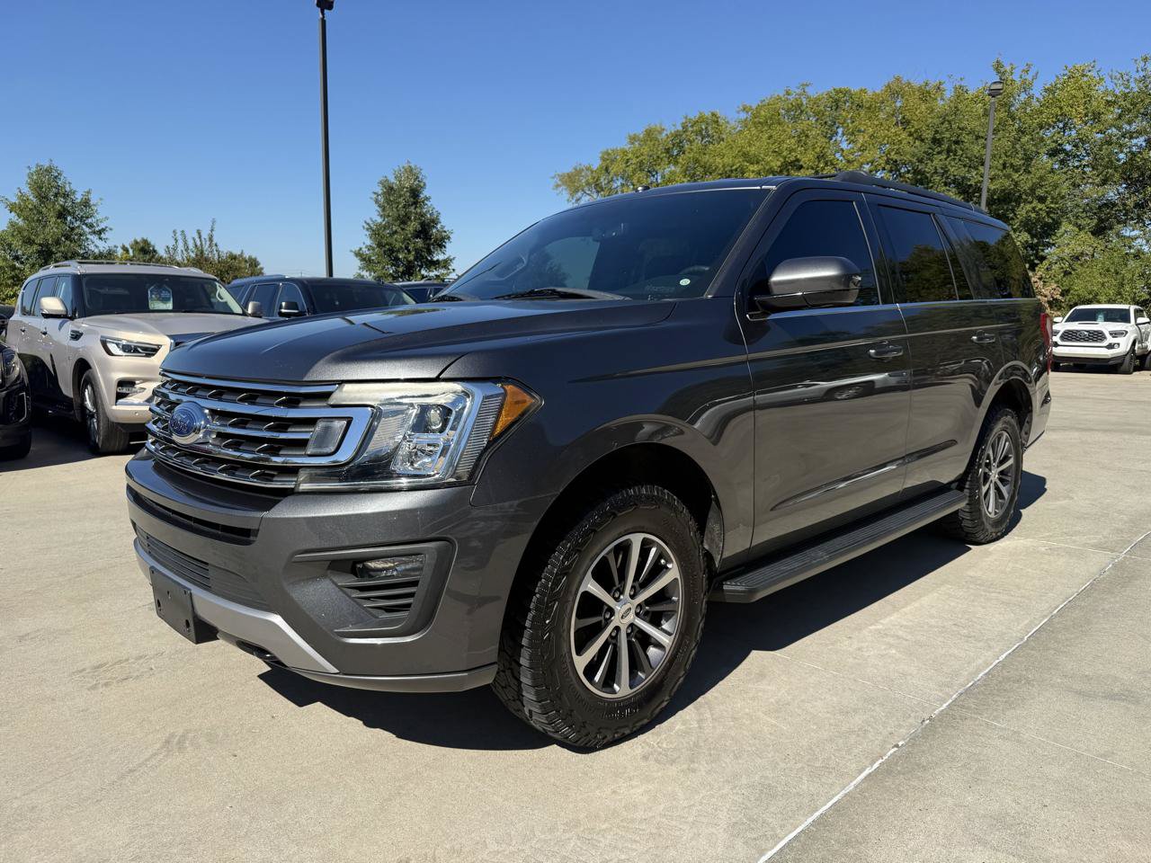 Used 2018 Ford Expedition XLT AWD/4WD image 1