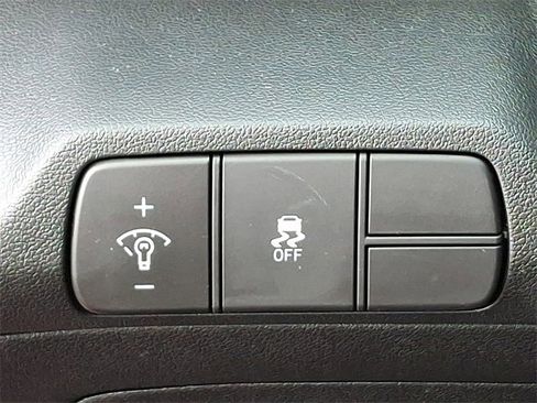 Certified 2024 Hyundai Elantra SEL w/ Convenience Package image 26