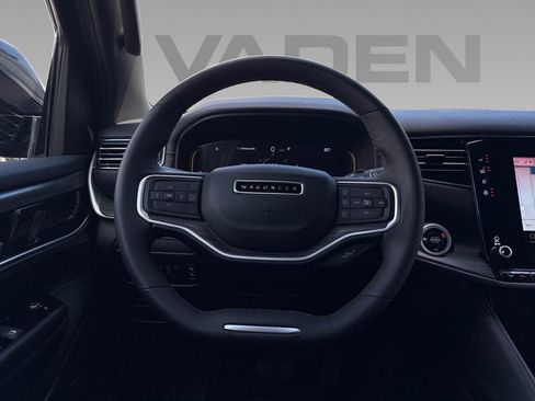 Used 2024 Jeep Wagoneer L Series III w/ Flexible Seating Group image 10