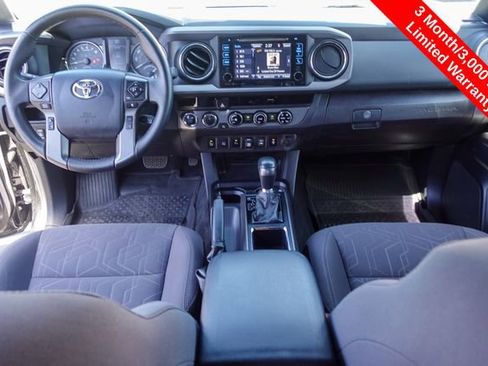 Used 2018 Toyota Tacoma TRD Sport w/ Technology Package AWD/4WD image 4