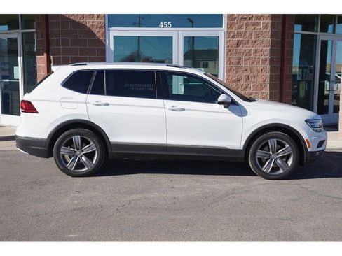Used 2019 Volkswagen Tiguan SEL Premium w/ 3rd Row Seat Package image 6