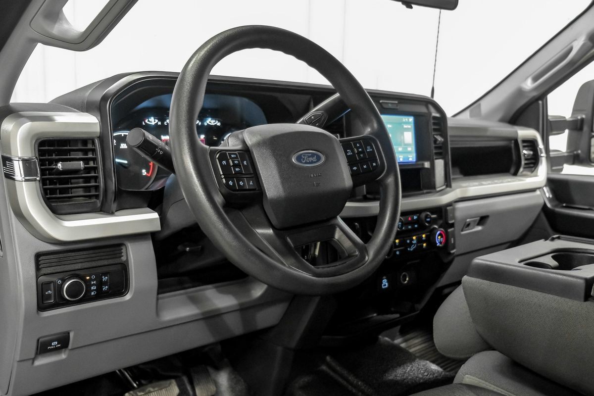 Used 2025 Ford F350 XL AWD/4WD image 15