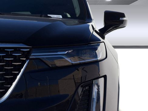 Certified 2023 Cadillac XT6 Premium Luxury image 9