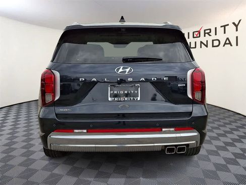 Used 2023 Hyundai Palisade Calligraphy image 5
