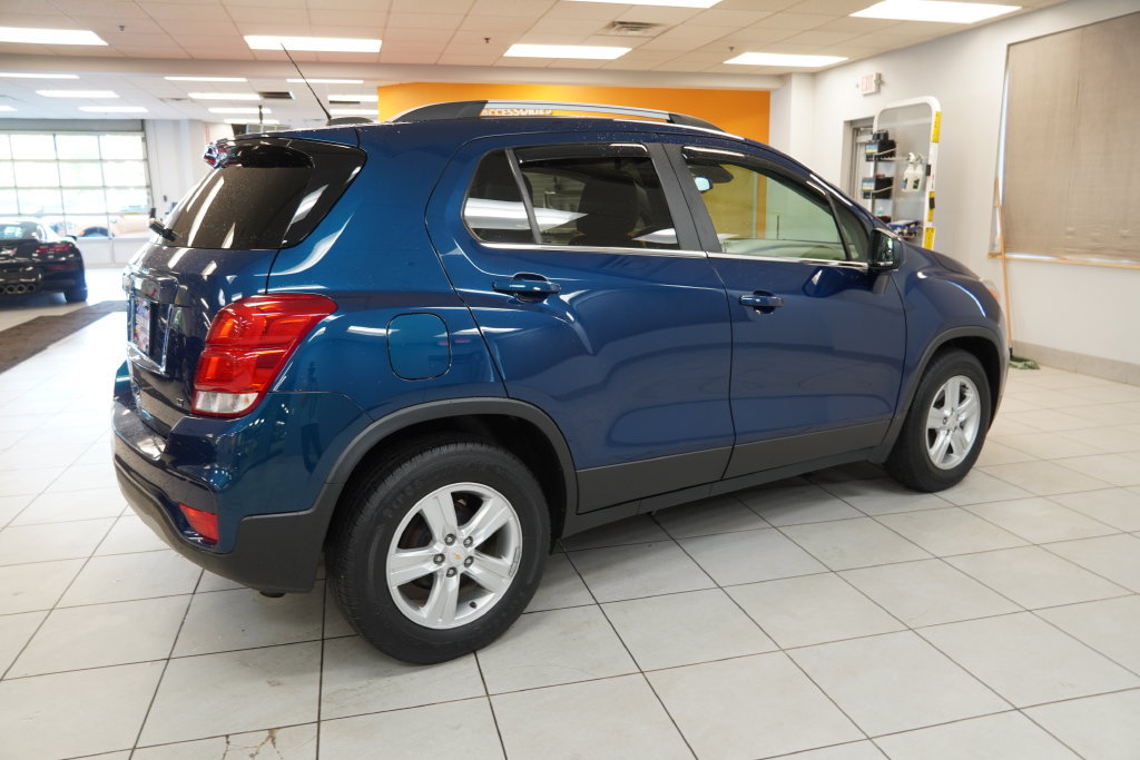 Used 2020 Chevrolet Trax LT w/ LT Convenience Package FWD image 11