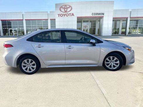 Used 2025 Toyota Corolla LE FWD image 6