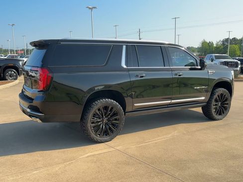 Used 2025 GMC Yukon XL Denali w/ Sun & Power Step Package image 8