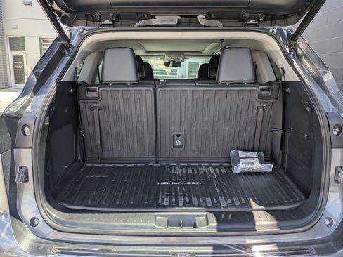 Used 2023 Toyota Highlander Platinum AWD/4WD image 76