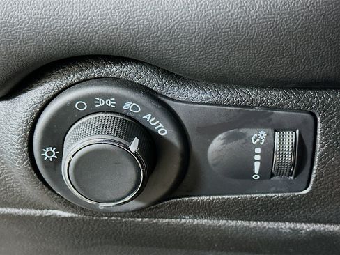 Used 2024 Dodge Durango SXT image 17