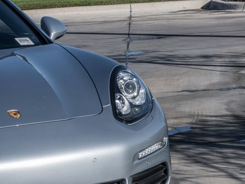 Used 2016 Porsche Panamera S image 5