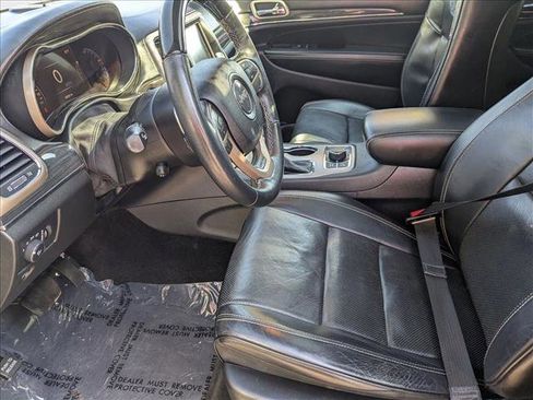 Used 2017 Jeep Grand Cherokee Overland image 16
