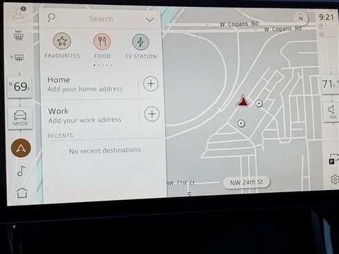 Used 2025 Land Rover Range Rover Sport Dynamic SE image 14