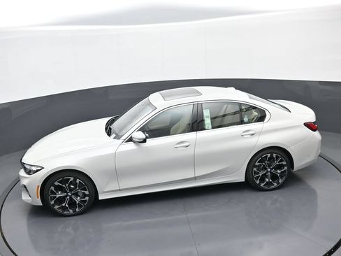 New 2026 BMW 330i xDrive Sedan w/ Premium Package AWD/4WD image 33
