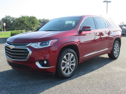 Used 2019 Chevrolet Traverse Premier w/ Driver Confidence II Package FWD image 3