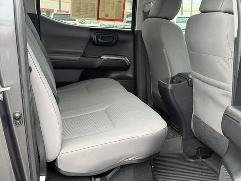 Used 2020 Toyota Tacoma SR5 RWD image 18