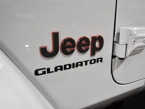 Used 2021 Jeep Gladiator Mojave AWD/4WD image 7