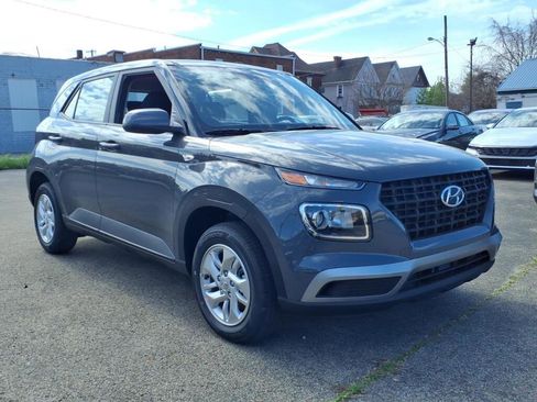 New 2026 Hyundai Venue SE FWD image 2