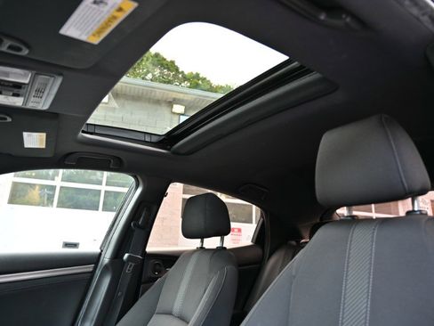 Used 2018 Honda Civic EX image 2