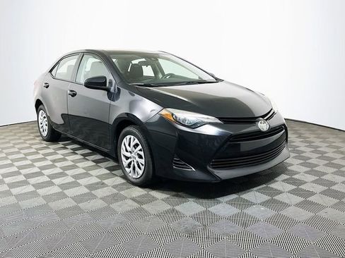 Used 2019 Toyota Corolla LE image 1