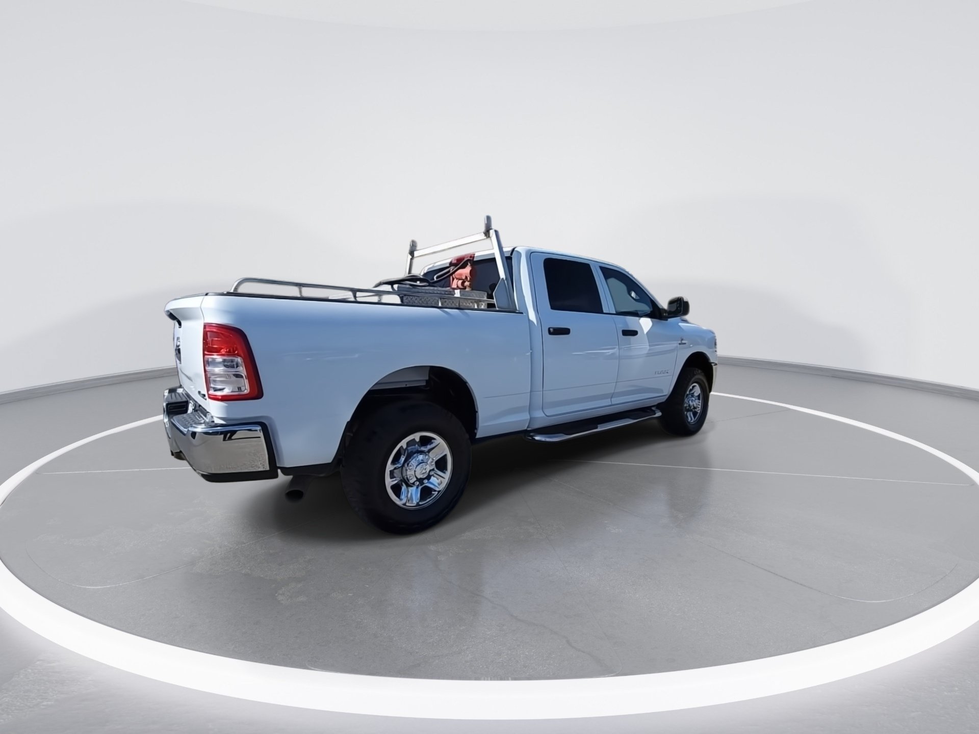 Used 2022 RAM 2500 Tradesman w/ Chrome Appearance Group AWD/4WD image 8