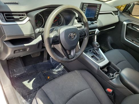 Used 2021 Toyota RAV4 XLE FWD image 15