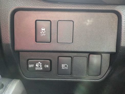 Used 2022 Toyota Tacoma SR5 w/ Technology Package RWD image 25