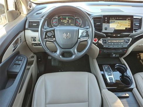 Certified 2019 Honda Pilot Touring image 12