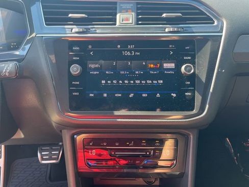 Used 2023 Volkswagen Tiguan SE R-Line image 21