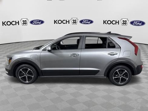 Used 2025 Kia Niro EX w/ EX Cold Weather Package image 4