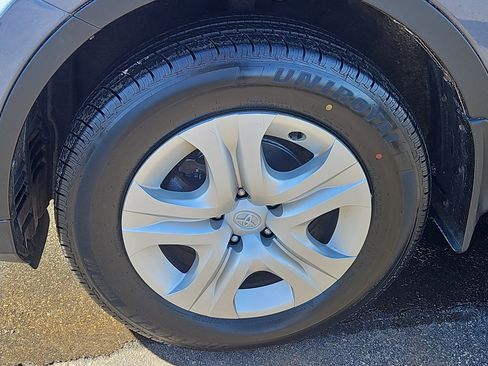 Used 2014 Toyota RAV4 LE image 4