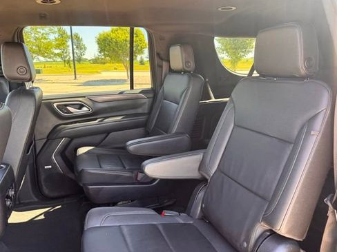 Used 2022 Chevrolet Suburban LT w/ Max Trailering Package AWD/4WD image 31