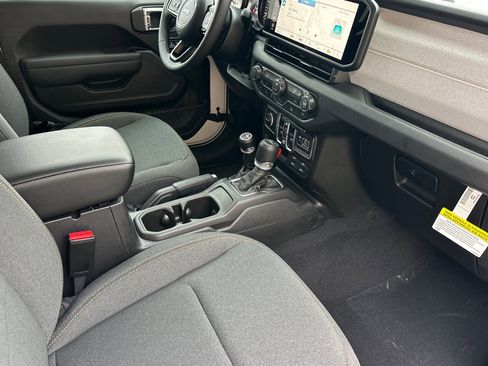 New 2026 Jeep Gladiator Sport image 14