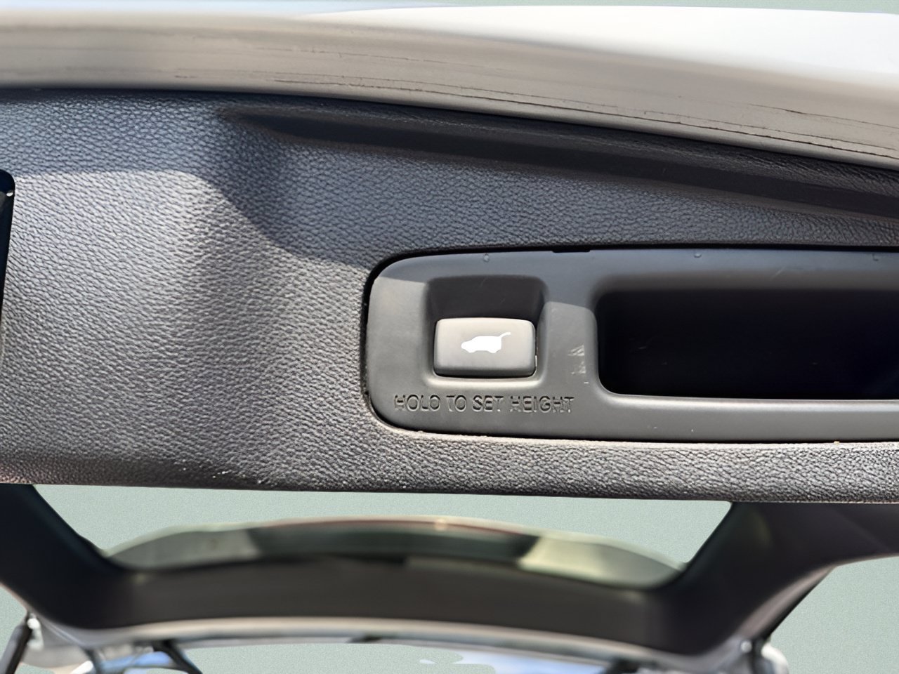 Used 2020 Honda CR-V Touring image 14
