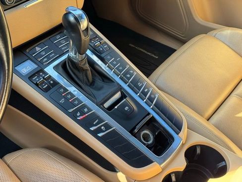 Used 2018 Porsche Macan Base w/ Premium Package Plus image 18